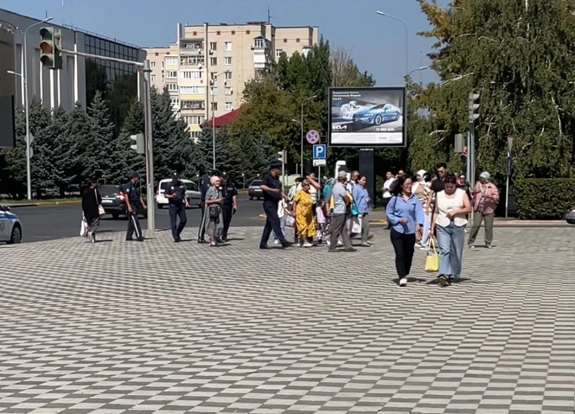 «Нас даже за скот не считают»: дачники вновь пришли в акимат Уральска