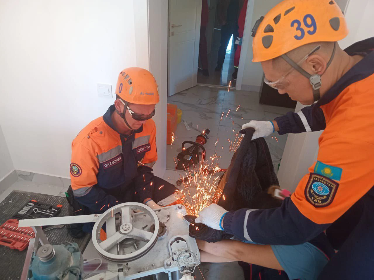 В Уральске тестораскаточная машина зажала руку женщины 📷