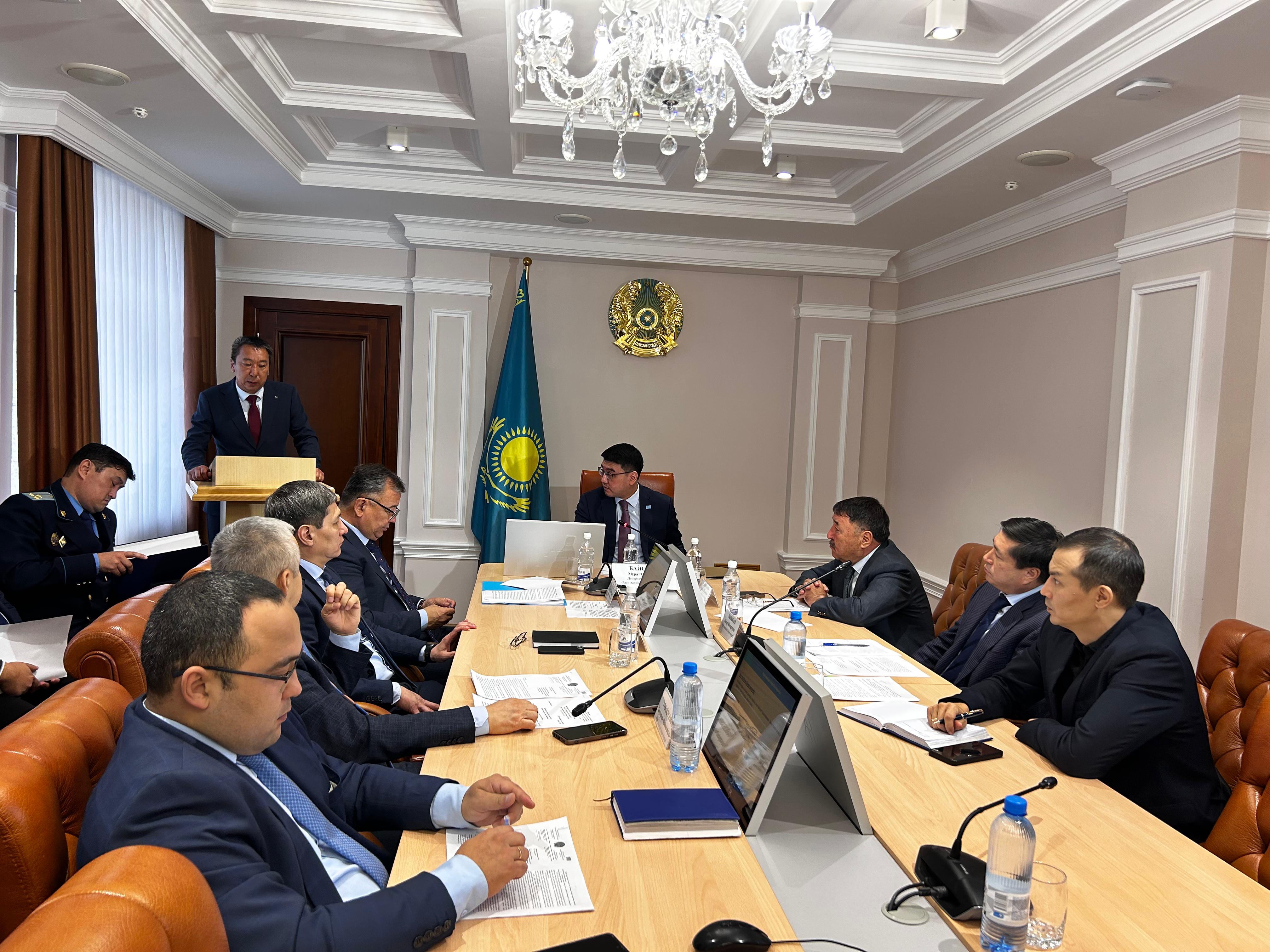 БҚО-да ауыл әкімі шағын футбол алаңын жөндетемін деп басы дауға қалды