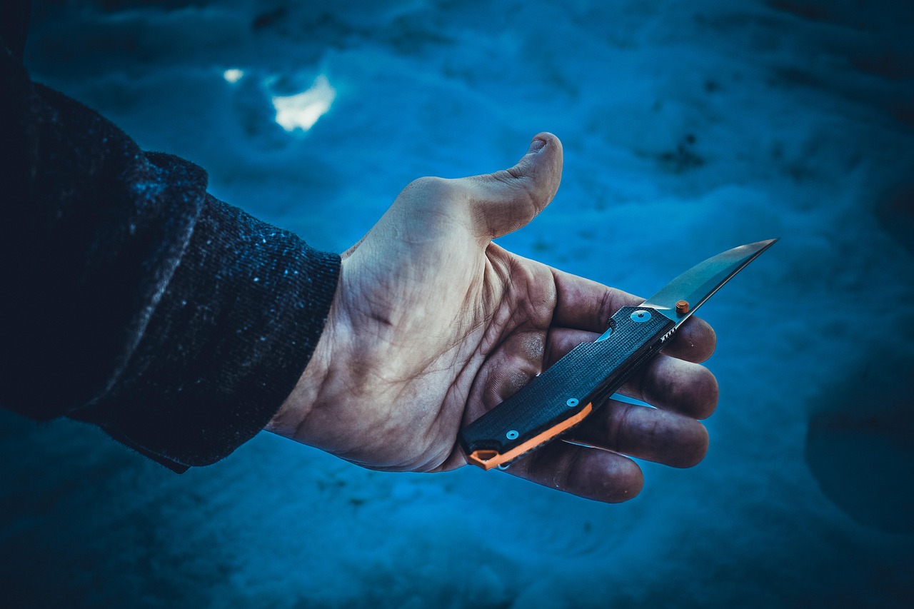 «Выжить вопреки»: казахстанец перерезал горло бывшей жене