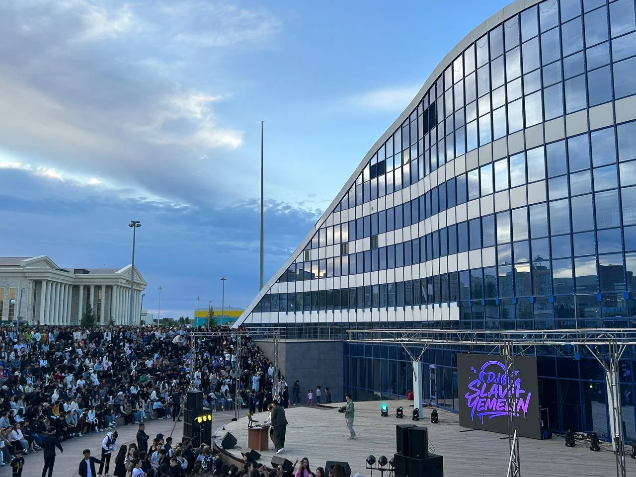 Когда город поёт и танцует: как Уральск отметил День молодёжи