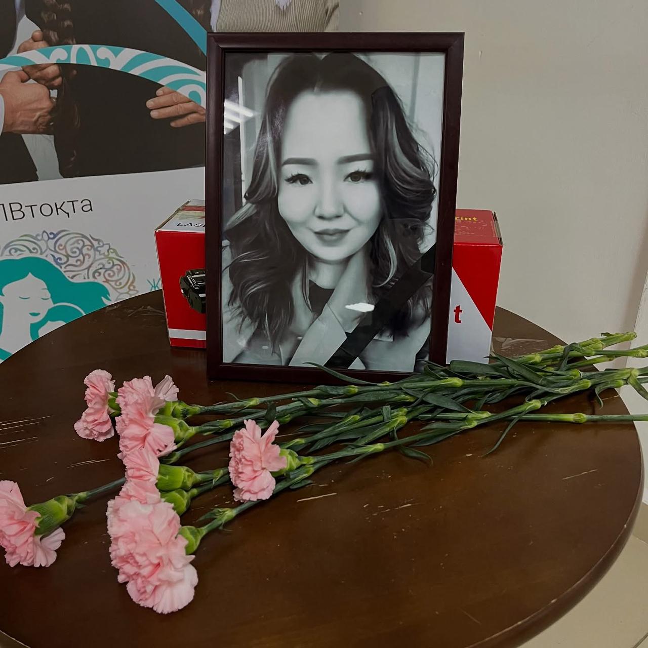 В поликлинике Атырауской области рассказали о юристе, которую зарезал бывший муж