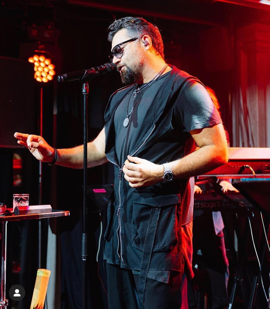 Алексея Чумакова заподозрили в супружеской измене