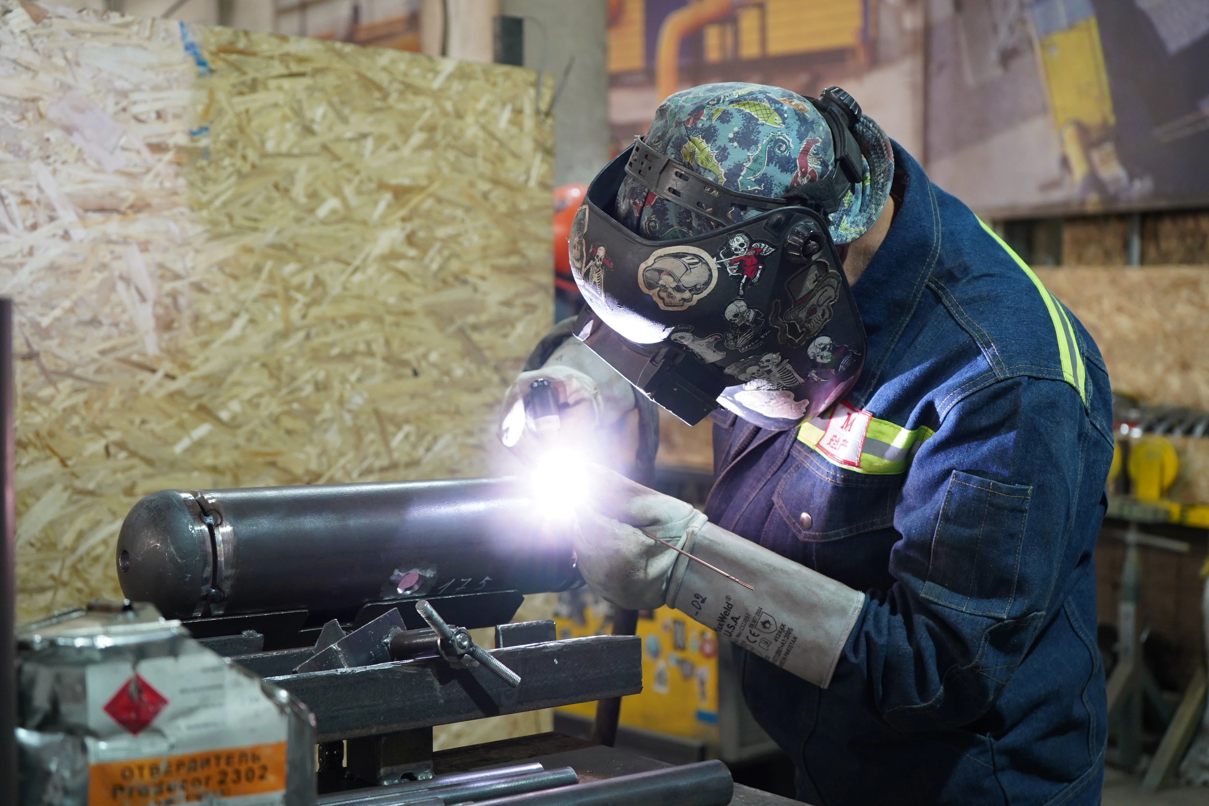 Қазақстанда құрылысшыларға 705 мың теңге жалақы төлейді