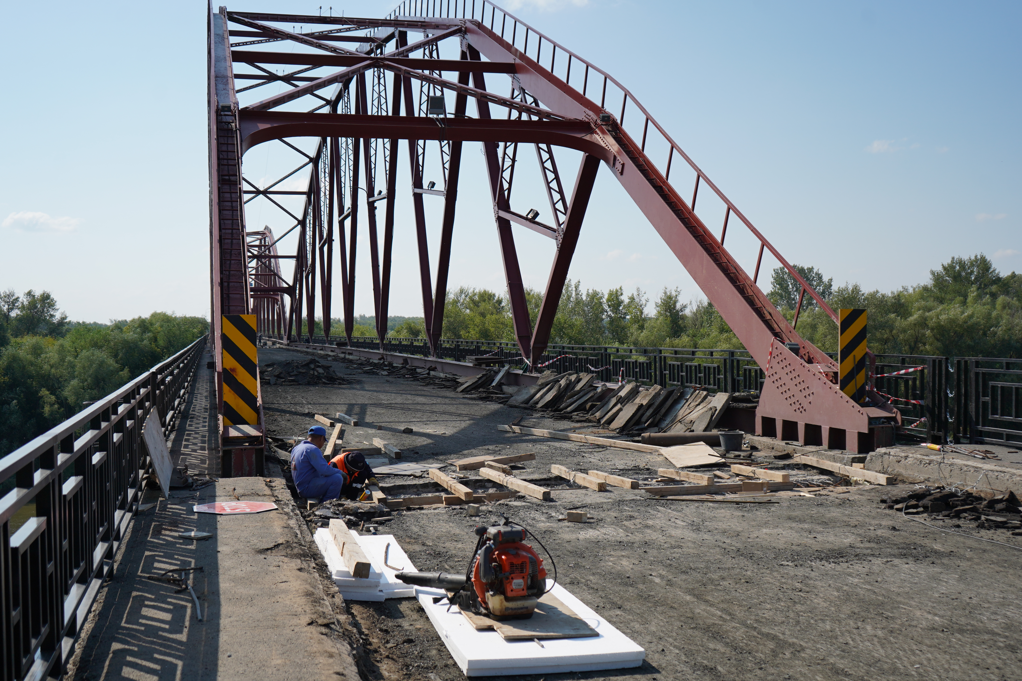 Ремонт на мосту в Уральске продлили до 5 августа