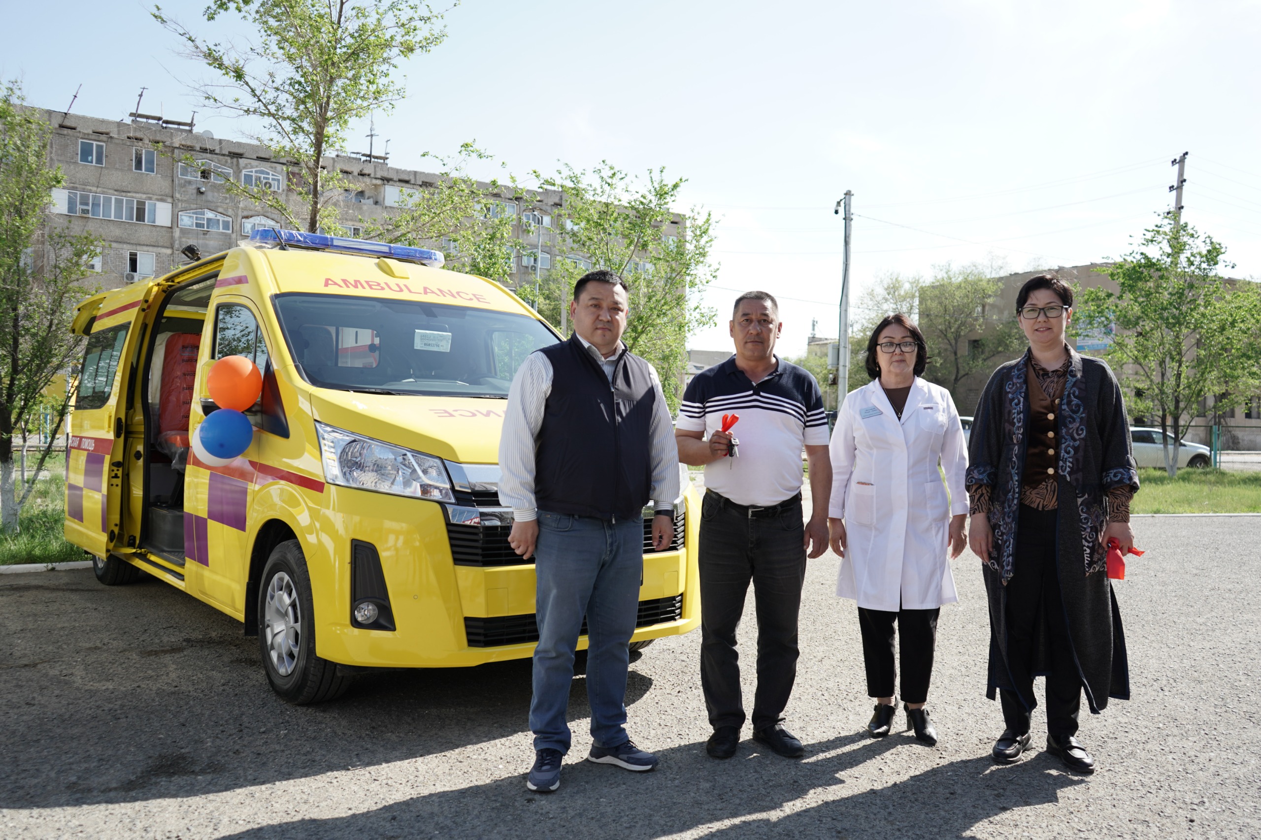 Современную карету скорой помощи вручили районной больнице Атырауской области