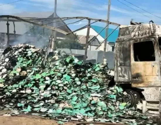 20 тонн тетрадей на 54 млн тенге подожгли на западе Казахстана