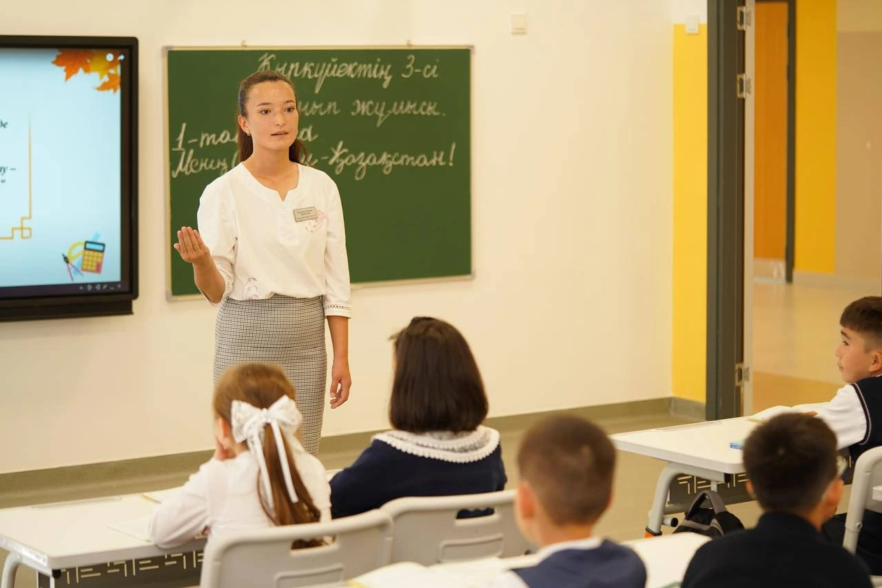 «Скажи спасибо учителю»: в Казахстане стартовал челлендж