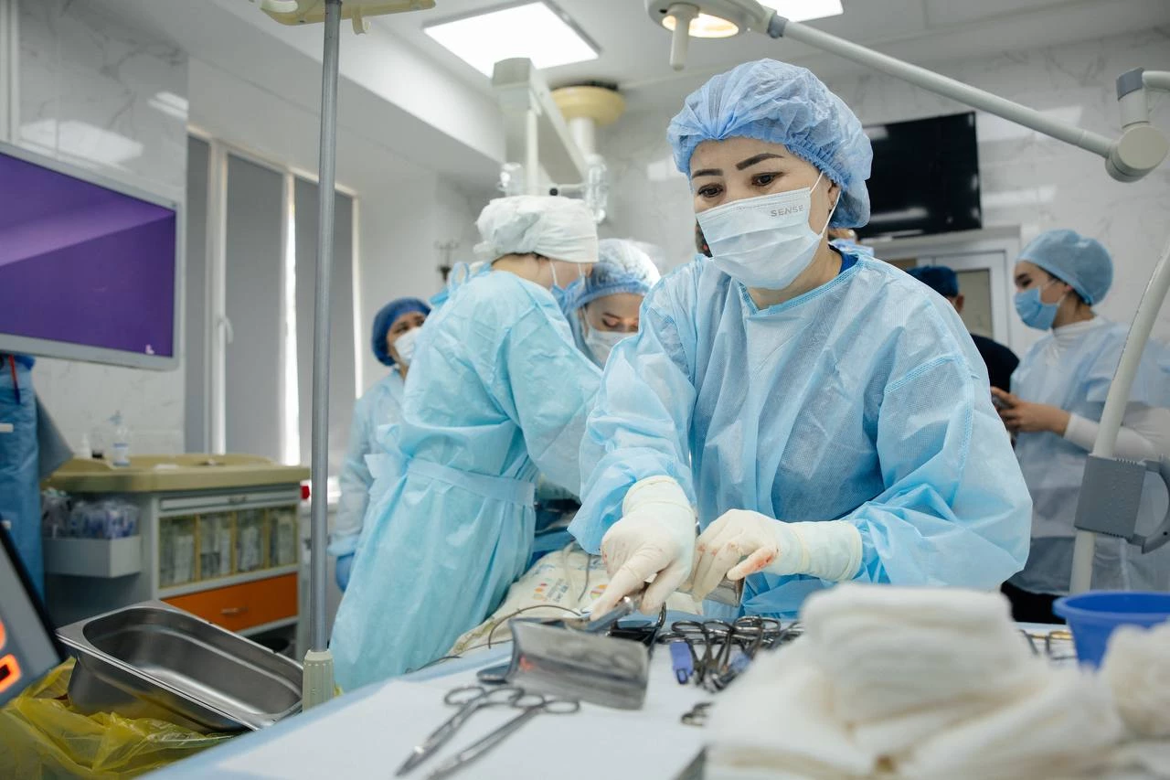 «Отвечать по всей строгости»: Токаев предупредил тех, кто мешает работе врачей