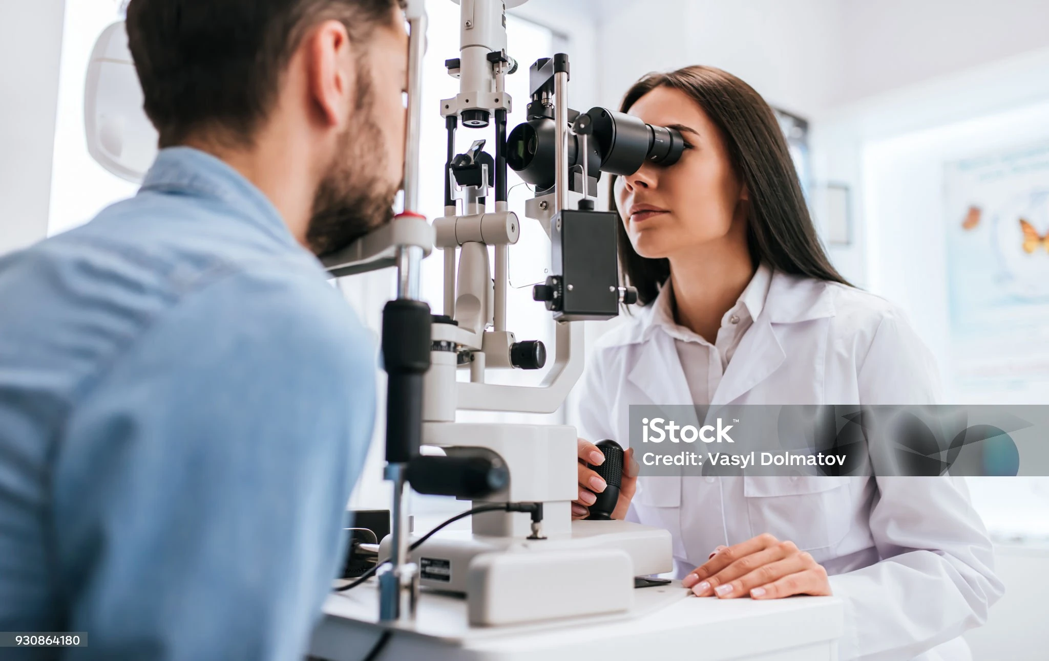 Казахстанцы продолжают активно снимать пенсионные деньги на лечение глаз