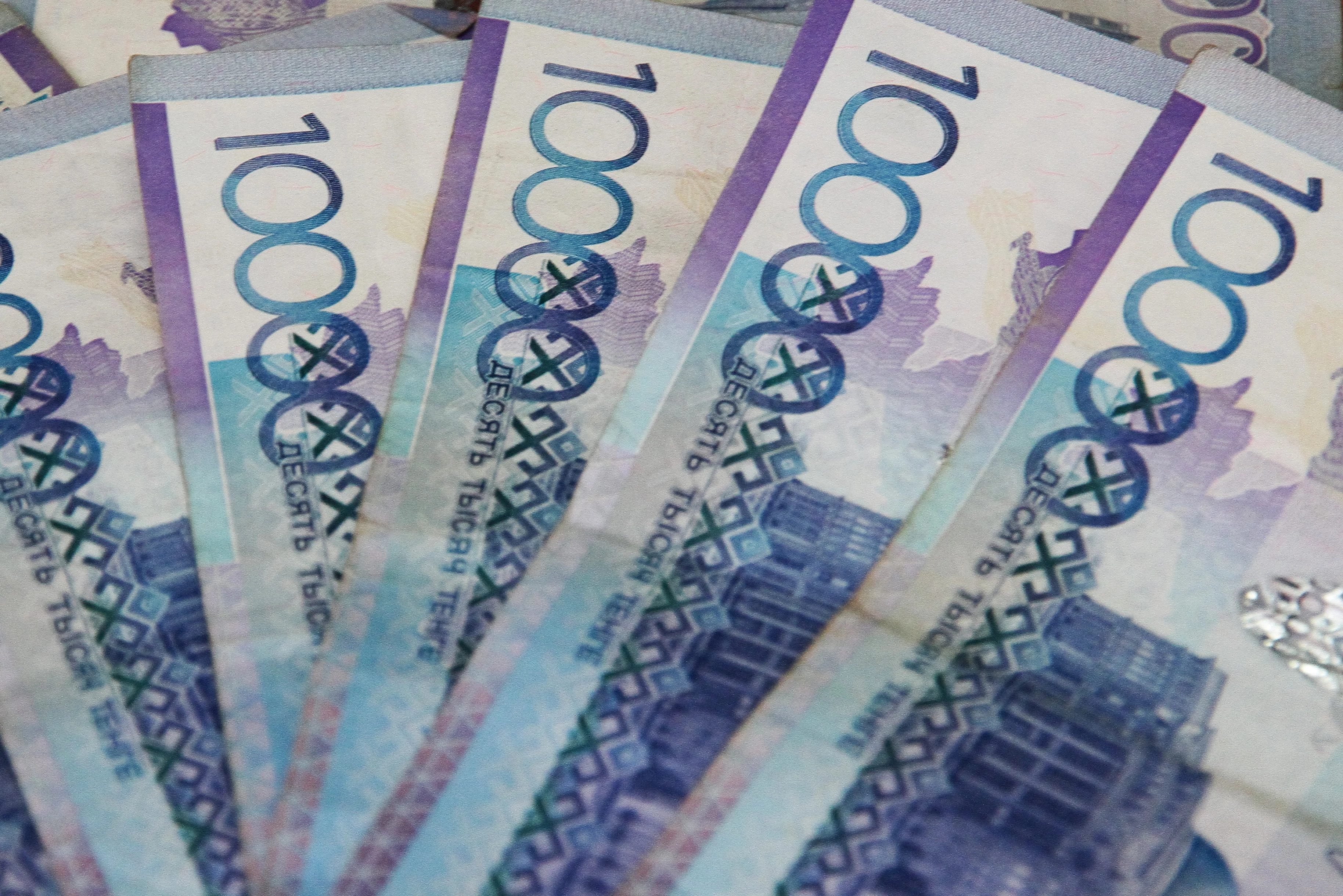 Казахстанским студентам повысили стипендию