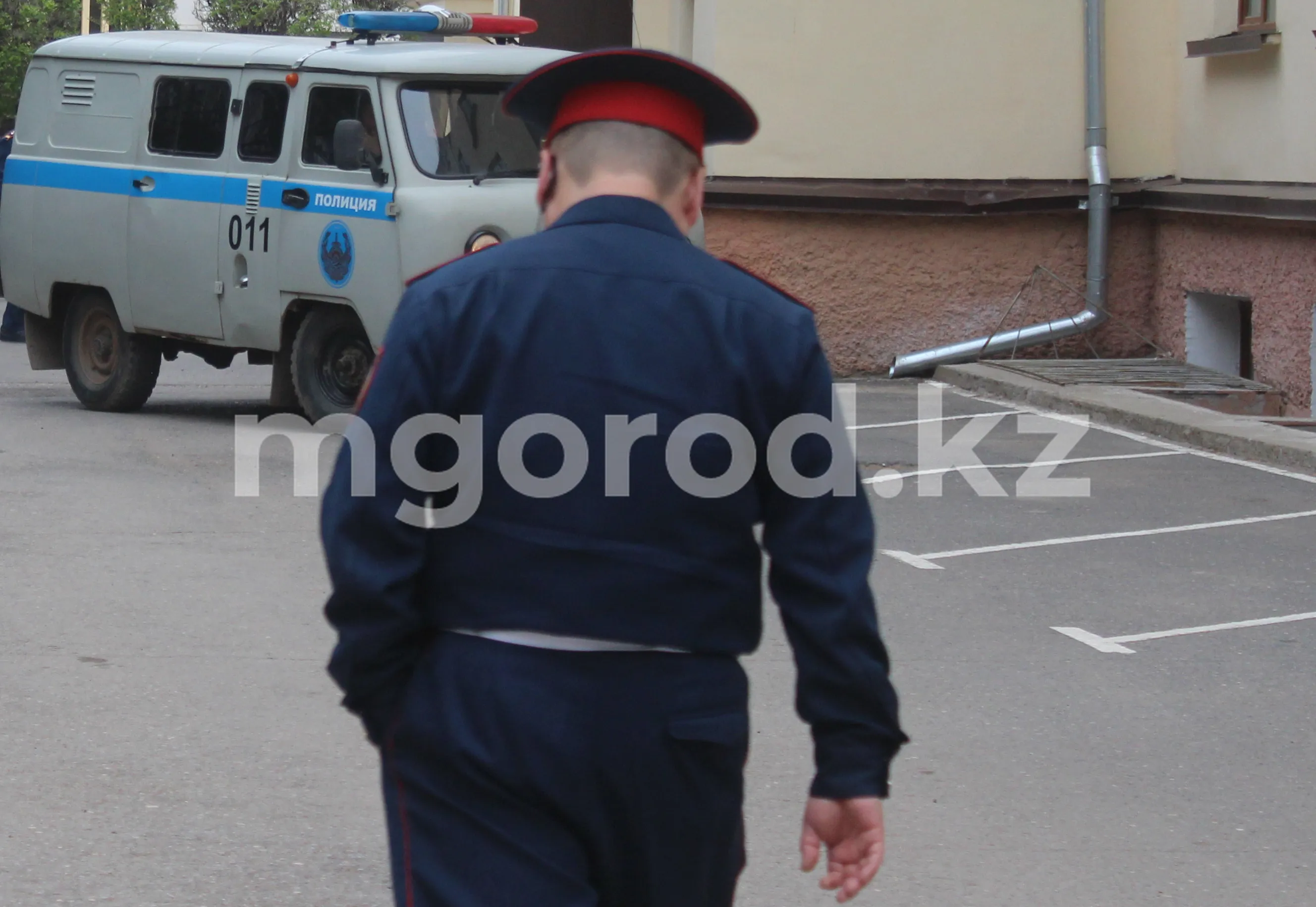 Полицейский насмерть сбил супружескую пару в Актюбинской области