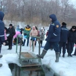 «Окунаться в прорубь - не обязательство» — священнослужитель из Уральска