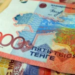 25,3 млрд тенге перечислили к школе казахстанским родителям