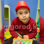 Мальчику с аутизмом из Уральска не хватает денег на лечение
