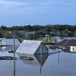 60 жителей принудительно эвакуировали из затопленного дачного общества в Уральске