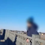 Подросток пытался спрыгнуть с моста в Атырау