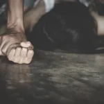 «Заставляли целовать ноги»: 16-летнюю девушку пытали женщины в Алматинской области