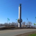 Монумент «Европа-Азия» начали ремонтировать в Уральске