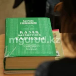 Более 700 человек изучают казахский язык в ЗКО