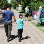 Вернуть обязательную прописку детей предложили в Казахстане
