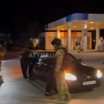 Двух мужчин задержали с оружием в Атырау