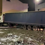Фура врезалась в школу в центре Уральска: у водителя случился инсульт