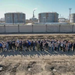 Более 700 деревьев высадили сотрудники АНПЗ