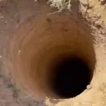 Двухлетний ребенок упал в глубокую яму в Атырауской области