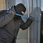 Угрожали пистолетом: полмиллиона тенге вынесли грабители из дома предпринимателя