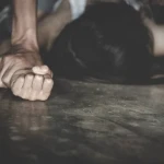 «Заставляли целовать ноги»: 16-летнюю девушку пытали женщины в Алматинской области