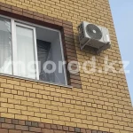 Выбитые во время взрыва в кафе Уральска стекла восстановит застройщик