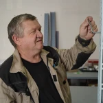 Слесарь с полувековым стажем из Уральска рассказал о своей работе