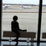Как 10-летний мальчик остался один в чужой стране: Air Astana объяснила причины
