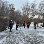 «Я своей профессии не стесняюсь»: жительница Уральска 23 года убирает улицы города