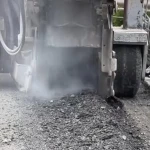Просадку асфальта выявили во время ремонта путепровода в Уральске