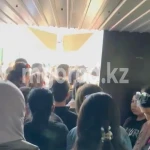 Скопление людей на вокзале Атырау прокомментировали в акимате