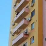 Долго сидела не перилах: женщина выпала из окна 8 этажа в Атырау