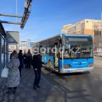 В Актобе 8 марта женщины будут ездить в автобусах бесплатно