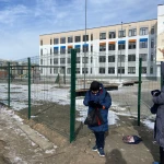 Атырауских школьников эвакуировали из-за сообщения о бомбе