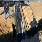 Авто с пассажирами провалилось в яму на трассе в Атырауской области