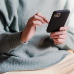 Казахстанских учителей собираются защитить от родительских чатов