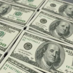 Курс доллара упал на торгах 26 июня