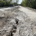 Укрепленная дамба треснула в Уральске