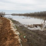 Влияет ли паводок в Оренбурге на наводнение в Уральске