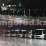 Коллапс в Уральске: гололёд парализовал город