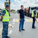 Служебные собаки проверяли грузовики на трассе в ЗКО