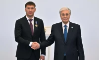 Токаев наградил Шавката Рахмонова, Зарину Алтынбаеву и других деятелей