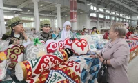 В Уральске проходит ярмарка ручных изделий «Курак корпе»