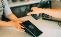 Нацбанк вместе с тремя банками запустил сервис межбанковских QR-платежей